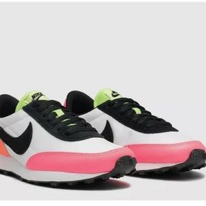 Nike Women’s Dbreak Sneakers